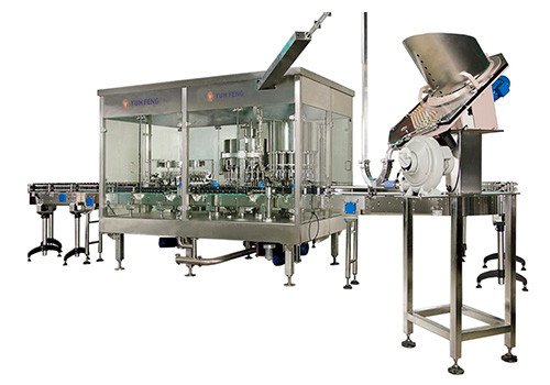 Моноблочная машина серии SMAHB для ополаскивания, розлива и укупорки