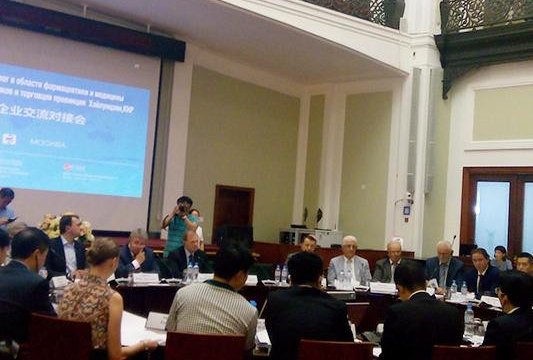 Российско-китайский бизнес-диалог в области фармацевтики и медицины.