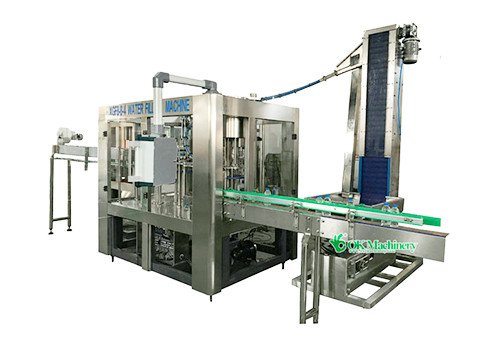 Машина XGF8-8-3 для розлива воды
